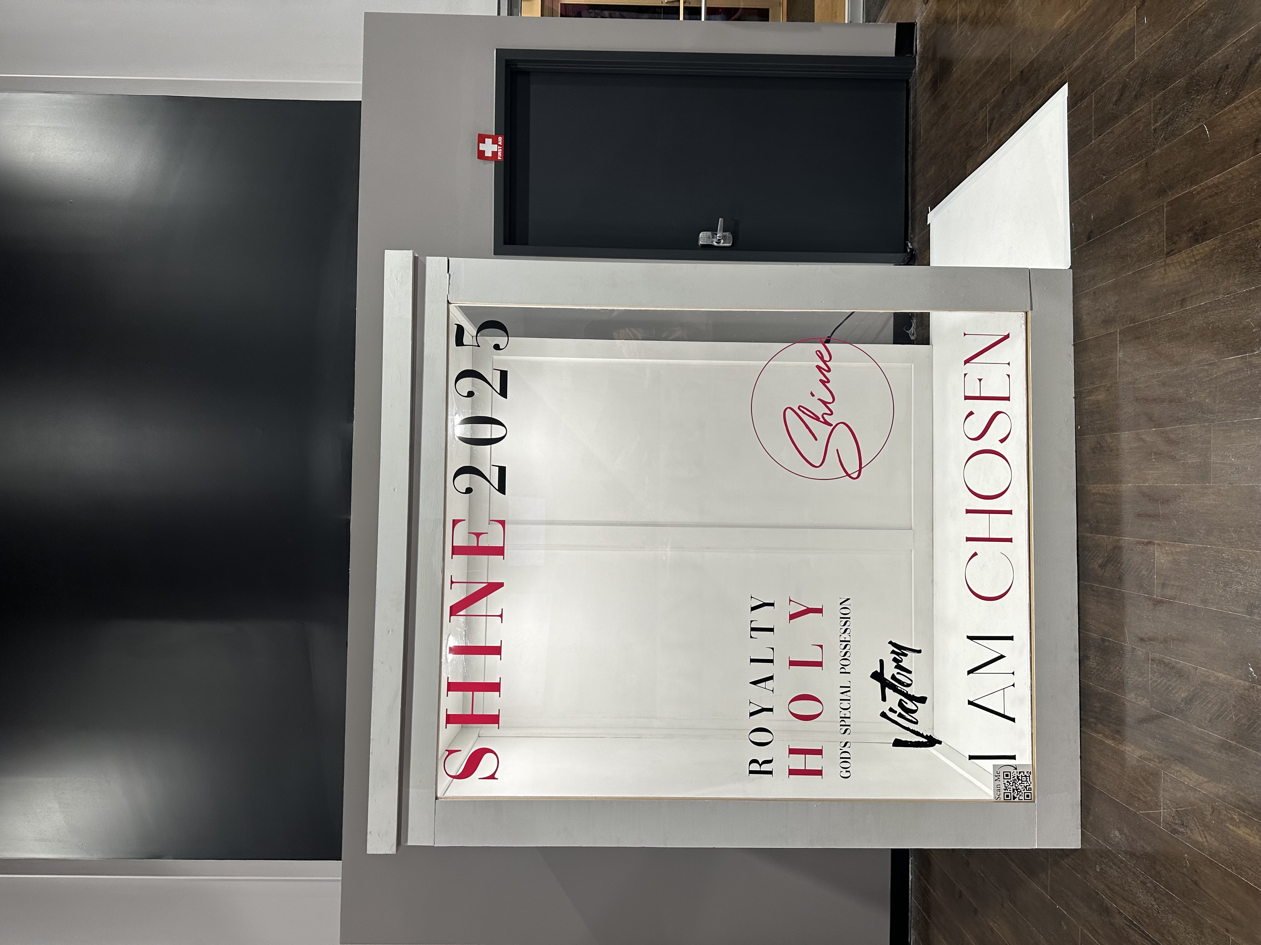 Magazine Photo Booth Rental Chicago | Walk-In Photo Box Rental