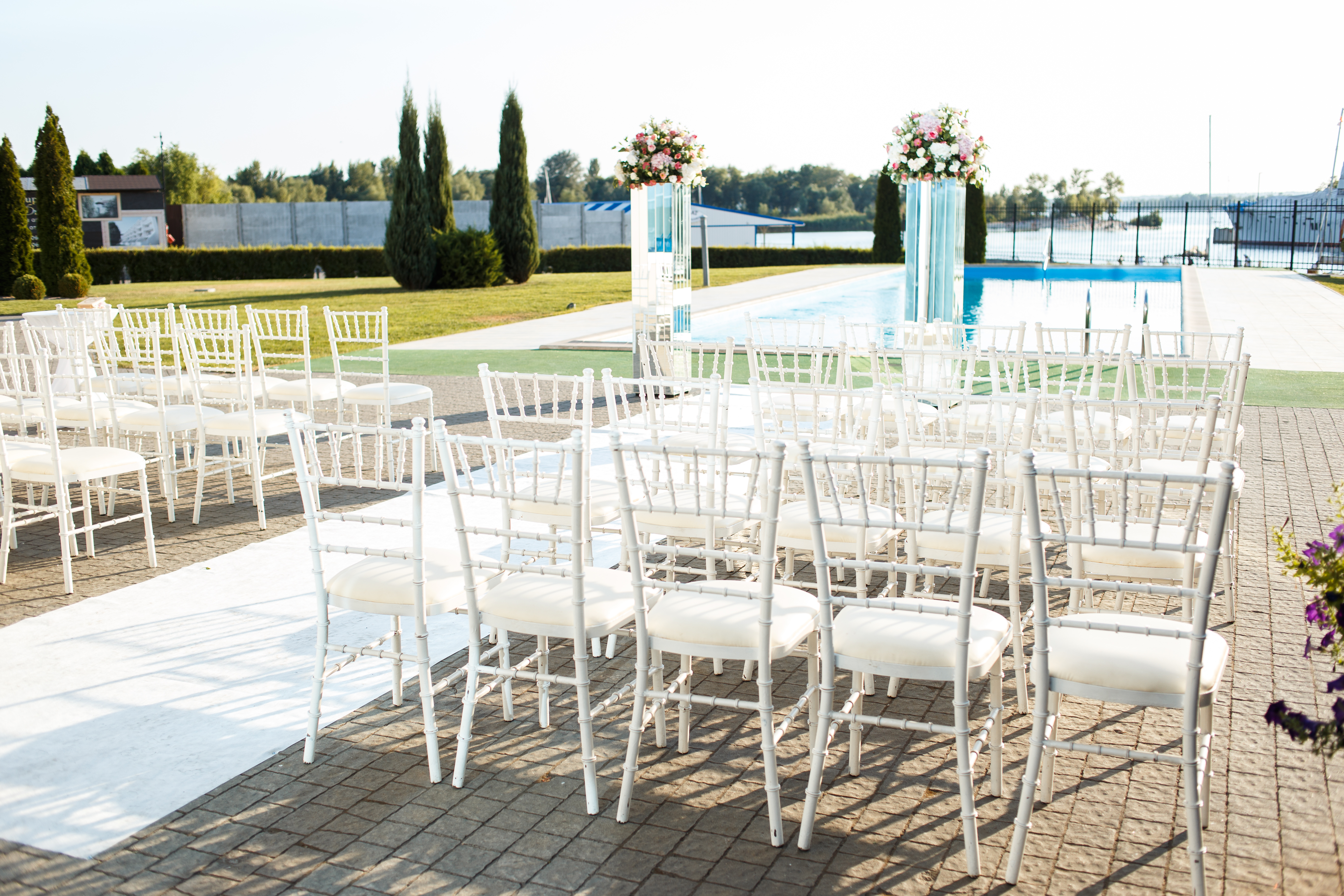 Chair rentals Chicago — chiavari and ghost chairs for wedding and event seating