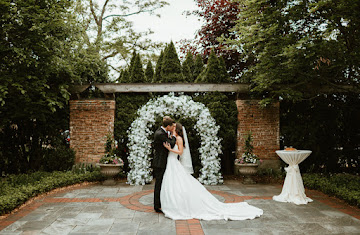Floral wedding arch rental Chicago